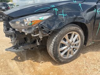 2018 Mazda Mazda3 Hatchback Sport - Primary Damage Right Image